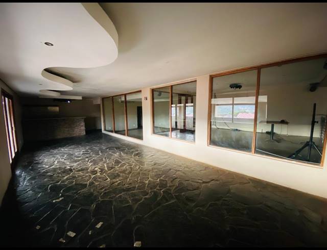 243M² BUSINESS FOR SALE IN KANYAMAZANE